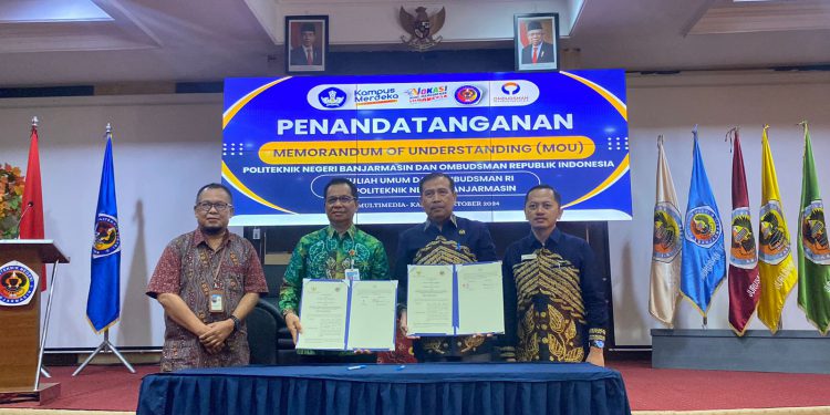 Penandatanganan MoU Ombudsman RI Kalsel dengan perwakilan tiga Universitas. (foto : istimewa)