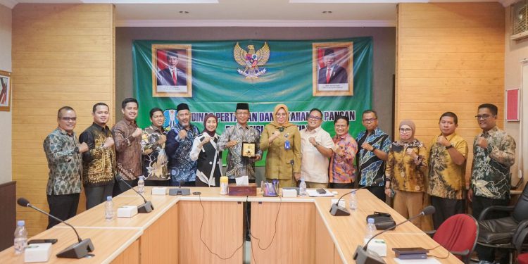 Komisi II DPRD Kalsel beserta rombongan melakukan Kunker ke DPKP Jatim. (foto : istimewa)