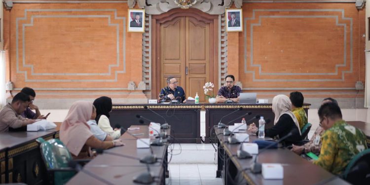 Komisi I DPRD Kalsel mengunjungi BKPSDM Bali. (foto : istimewa)