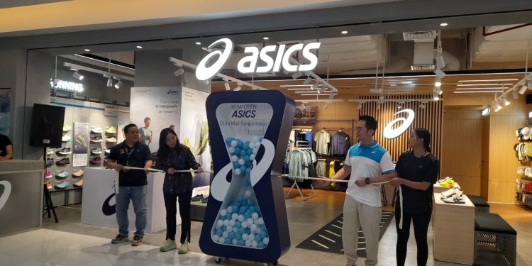 Pembukaan Asics Store di Duta Mall Banjarmasin. (foto : shn/seputaran)