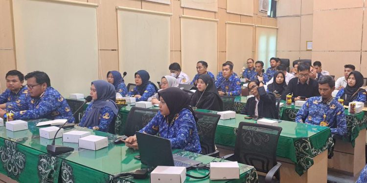 PNS Kantor Pertanahan Banjarbaru mengikuti Bimtek Pembuatan Peta ZNT 2024. (foto : istimewa)