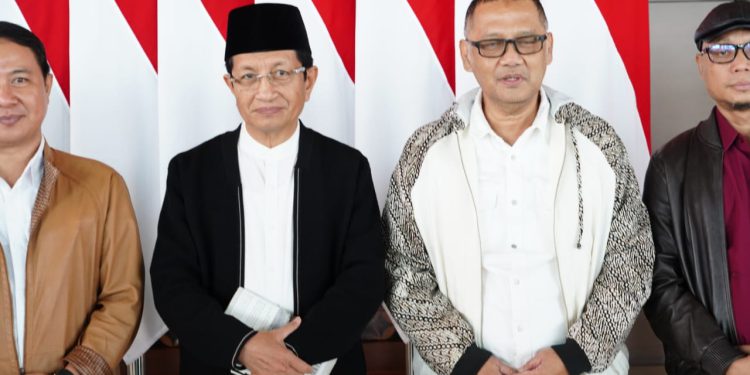 Menag Nasaruddin Umar dan Menteri Haji dan Umrah Hilman Latief saat bahas operasional haji 2025. (foto : istimewa)