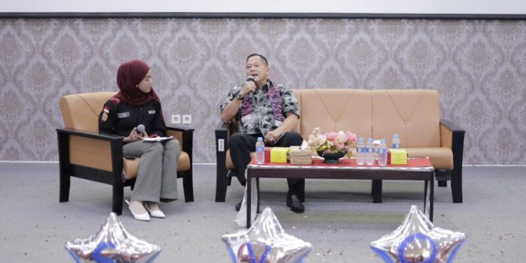 Wakil Ketua Komisi IV DPRD Kalsel H. Gusti Iskandar Sukma Alamsyah hadir dalam acara seminar Legislative Training School Vol. 5. (foto : istimewa)