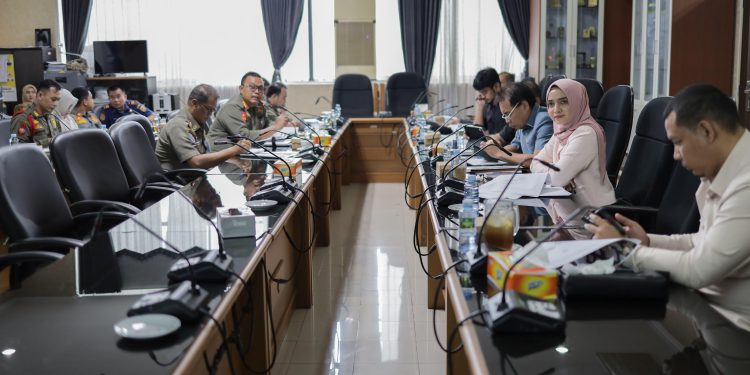 Komisi I DPRD Kalsel gelar rapat pembahasan program kerja 2025 dengan Satpol PP) dan Damkar Kalsel.(foto : istimewa)