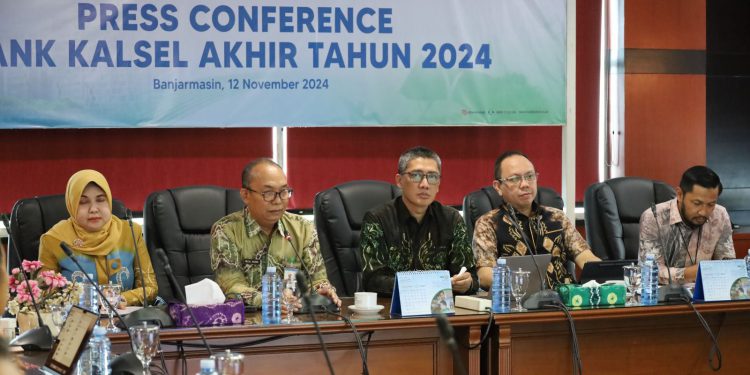 Press Conference Bank Kalsel akhir tahun 2024. (foto : Bank Kalsel)