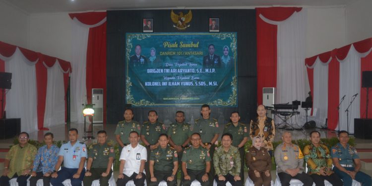 Foto bersama di sela pisah sambut. (foto : istimewa)