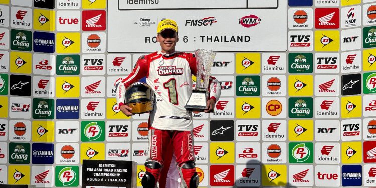 Herjun Atna Firdaus bersama CBR250RR menjadi Juara Asia di kelas Asia Production 250cc (AP250). (foto : istimewa)