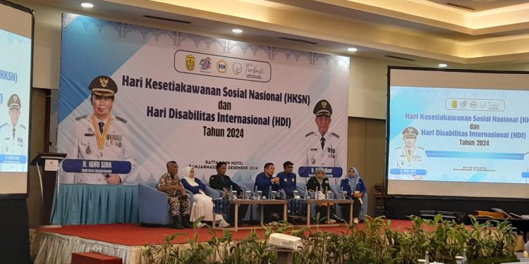 Walikota Banjarmasin H Ibnu Sina saat peringatan HKSN dan HDI. (foto : shn/seputaran)