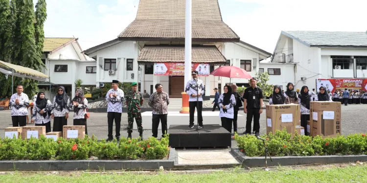 Kegiatan Guru Hebat yang didukung Bank Kalsel. (foto : istimewa)