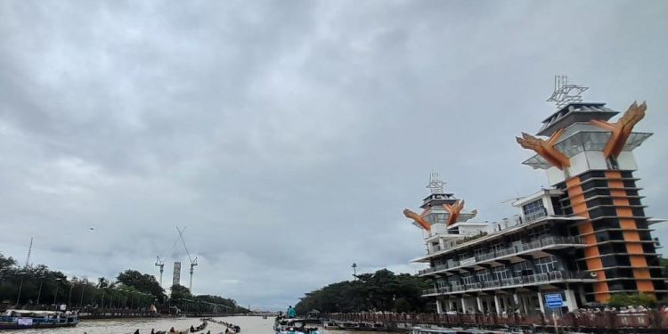 Manara Pandang, Siring  Tandean Banjarmasin yang akan dilengkapi lift. (foto : shn/seputaran)