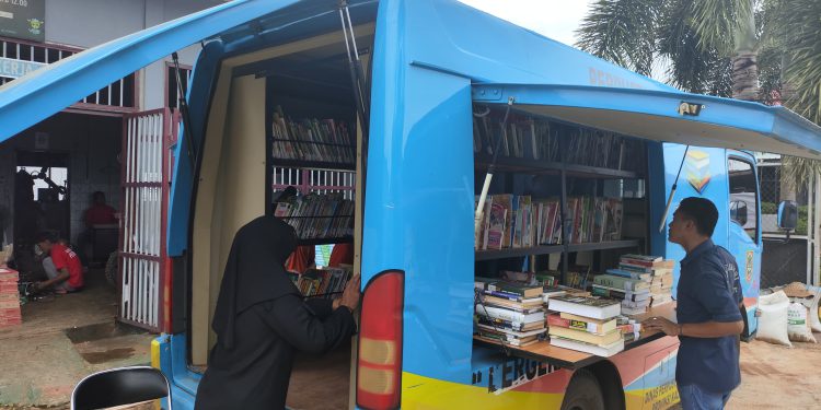 Pusling Dispersip Kalsel saat kunjangan di Rutan  Kelas IIB Pelaihari, (foto : istimewa)