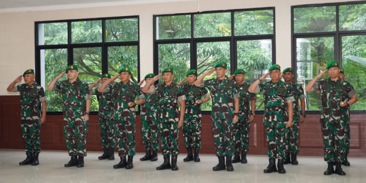 13 Perwira Tinggi yang naik pangkat. (foto : istimewa)