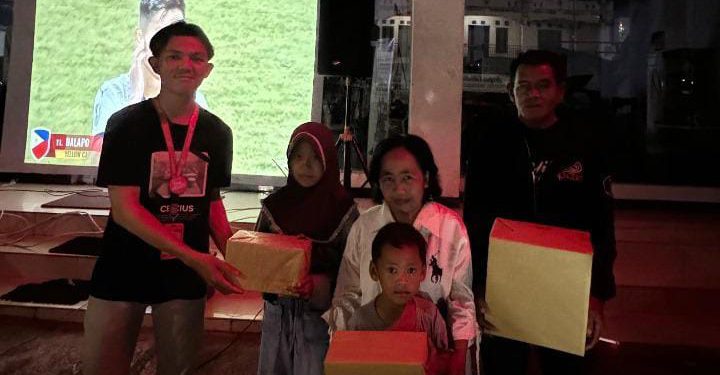 Trio Motor, Main Dealer resmi Honda untuk wilayah Kalselteng melalui Teladan Baru saat bagikan hadiah menarik untuk masyarakat beruntung di Nobar Sepak Bola. (foto : istimewa)