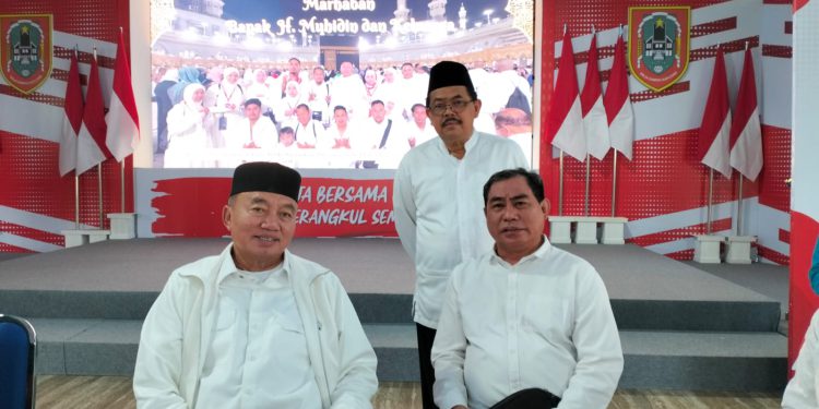 Ketua PWI Kalsel, Zainal Helmie menemui Gubernur Kalsel H Muhidin untuk menyampaikan rencana kehadiran Presiden Prabowo pada puncak perayaan HPN 9 Februari. (foto : istimewa)