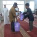 Ratusan Jemaah Masjid Alfurqan dapat Nasi Kotak Usai Salat Jumat