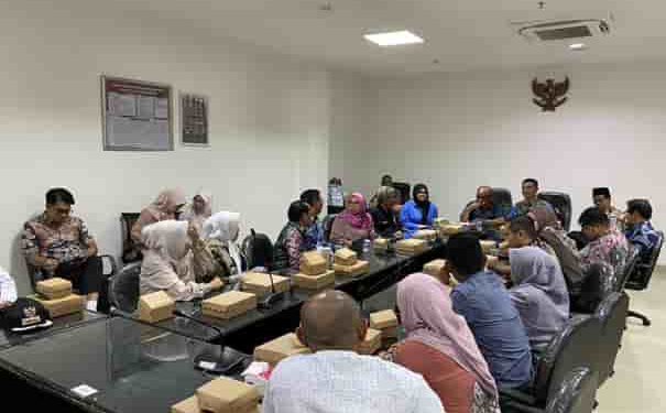 RAPAT PANSUS: Pansus DPRD Banjarmasin menggelar rapat Finalisasi pembahasan Rancangan Peraturan Daerah Tentang Rumah Mediasi bersama SKPD terkait.