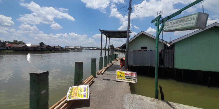 Jalan Titian Kampung Hijau yang akan diperbaiki. (foto : shn/seputaran)