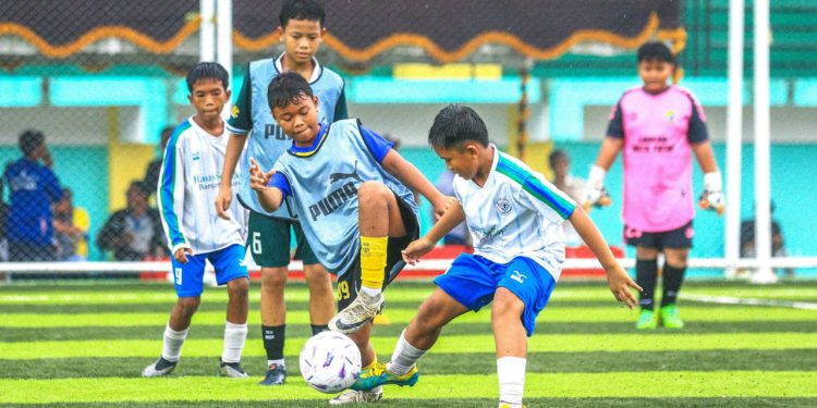 Pesepakbola muda saat ikuti coaching clinic di HPN 2025. (foto : istimewa)