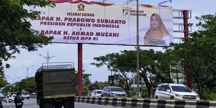 Baleho ucapan selamat datang Bapak Presiden RI Prabowo dan Ketua MPR RI H Ahmad Muzani. (foto : istimewa)