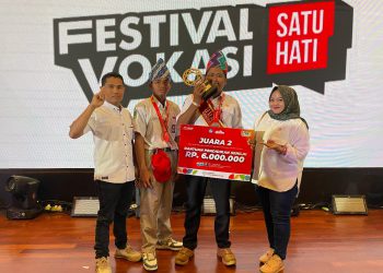 Guru SMKN 2 Amuntai Juara 2 FEVOSH 2025