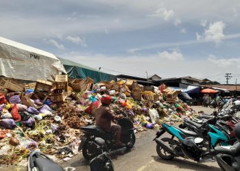 Sampah Menggunung di Pasar Sentra Antasari, Perumda Pasar Baiman dan DLH Sampaikan Hal Ini
