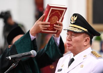 Gubernur Kalsel H Muhidin Dianugerahi Pena Emas pada Puncak HPN 2025