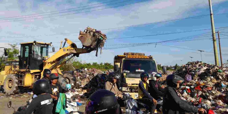 Tumpukan sampah di TPS ilegal. (foto : shn/seputaran)