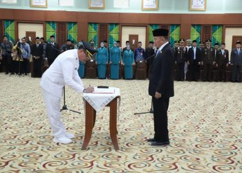Muhidin Lantik Subhan Noor Yaumil sebagai Pj Walikota Banjarbaru