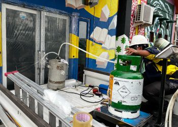 Libur Idulfitri, Perpus Palnam Semprot Pestisida ke Ruangan Bahan Pustaka