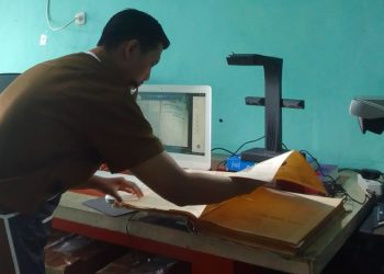 Dispersip Kalsel Komitmen Melestarikan Bahan Pustaka