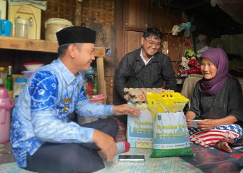 Rangkul Dhuafa Bersama Yamin-Nanda, FWB Salurkan Bantuan Paket Sembako Bagi Kaum Dhuafa 