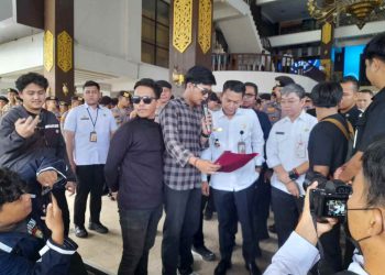 Aliansi Masyarakat Peduli Lingkungan Geruduk Balaikota Banjarmasin, Tuntut Penanganan Masalah Sampah