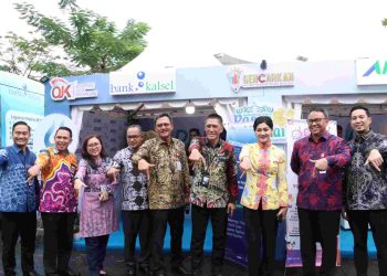 Kenalkan Inovasi Laku Pandai ADINK, Booth Bank Kalsel di Pasar Wadai Dikunjungi OJK