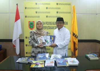 Prof Sutarto Hadi, Rektor ULM 2014-2022 Hibahkan Lebih dari 20 Buku untuk Perpustakaan Palnam