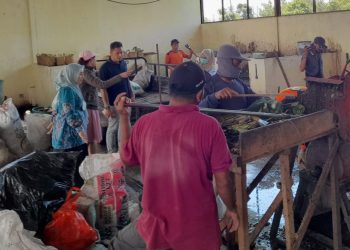 Ketua PKK Banjarmasin Pantau Alat Pemilah Sampah Beroperasi