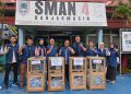 Ibnu Sina Foundation Bantu Keranjang Sampah ke Sekolah