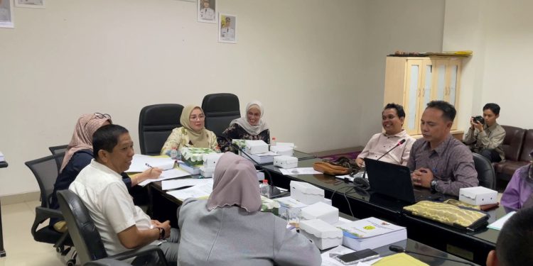 Komisi IV DPRD Banjarmasin saat rapat bersama Dinkes Banjarmasin. (foto : sna/seputaran)
