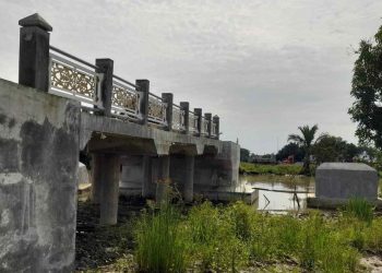 Jembatan Cemara-Sungai Andai Lanjut Pasang Rangka Baja