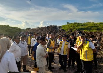 Direktur Sanitasi Ditjen Cipta Karya Kementrian PU RI Tinjau TPAS Basirih