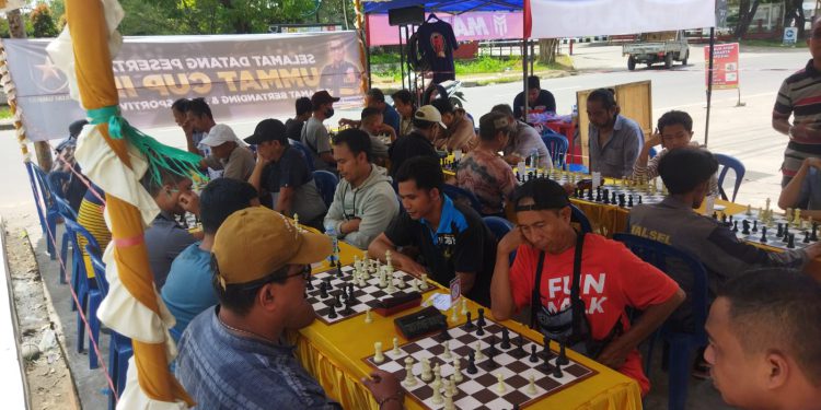 Para peserta saat lomba catur. (foto : shn/seputaran)