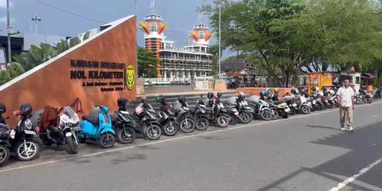 Parkir kenderaan roda dua turun menjadi Rp2 ribu. (foto : shn/seputaran)
