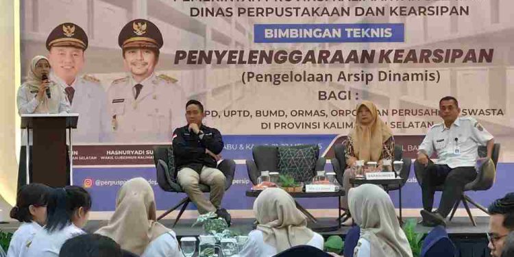 Bimbingan Teknis (Bimtek) Penyelengaraan Kearsipan yang digelar Dispersip Kalsel. (foto : Dispersip Kalsel)