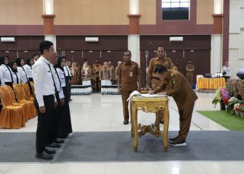 Bupati Tapin Lantik 297 PPPK 