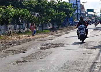 Jalan Rusak Depan RSUD Sultan Suriansyah Dikeluhkan Warga