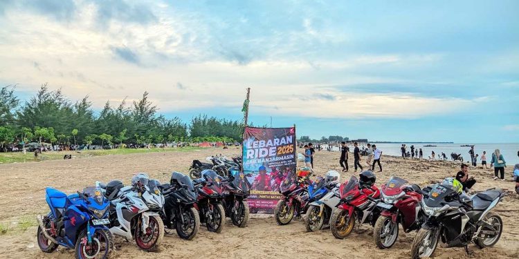 Komunitas CBR Banjarmasin saat kegiatan Ride to Pantai Batakan Baru. (foto : istimewa)