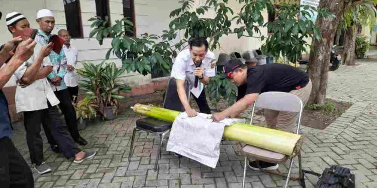 Pelatihan penyembelihan hewan kurban oleh DKP3 Banjarmasin. (foto : shn/seputaran)