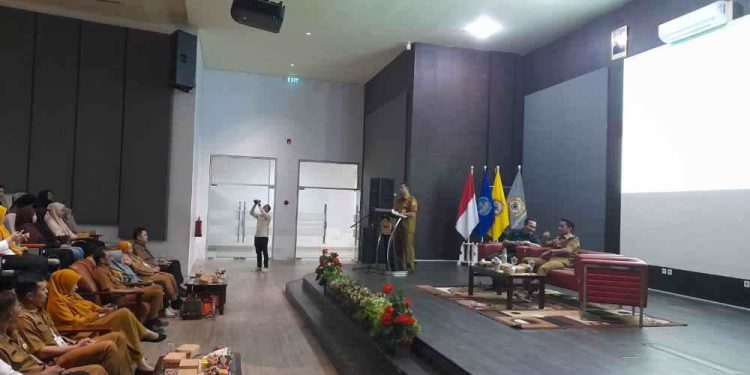 Edukasi Kemetrologian bersama Mahasiswa FEB ULM digelar Disperdagin Banjarmasin di Lecture Theatre Building ULM Banjarmasin. (foto : shn/seputaran)