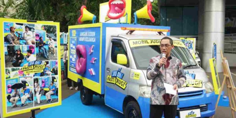 Direktur Jenderal Pengawasan Ruang Digital Kementerian Komdigi Alexander Sabar dalam Peluncuran Mobil #JudiPastiRugi di Kantor Komdigi RI. (foto : Komdigi)