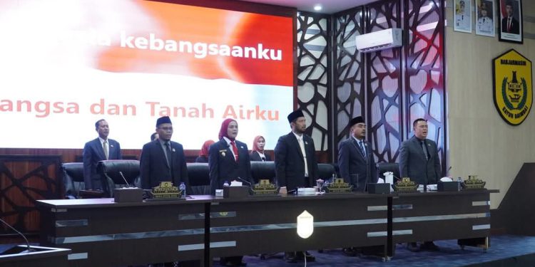 DPRD Kota Banjarmasin menggelar rapat paripurna Raperda inisiatif tentang perubahan atas Perda Nomor 14 tahun 2018 tentang ketenagakerjaan. (foto : istimewa)