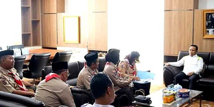 Jajaran Gerakan Pramuka Kwarcab Tapin audensi dengan Bupati Tapin H Yamani. (foto : istimewa)